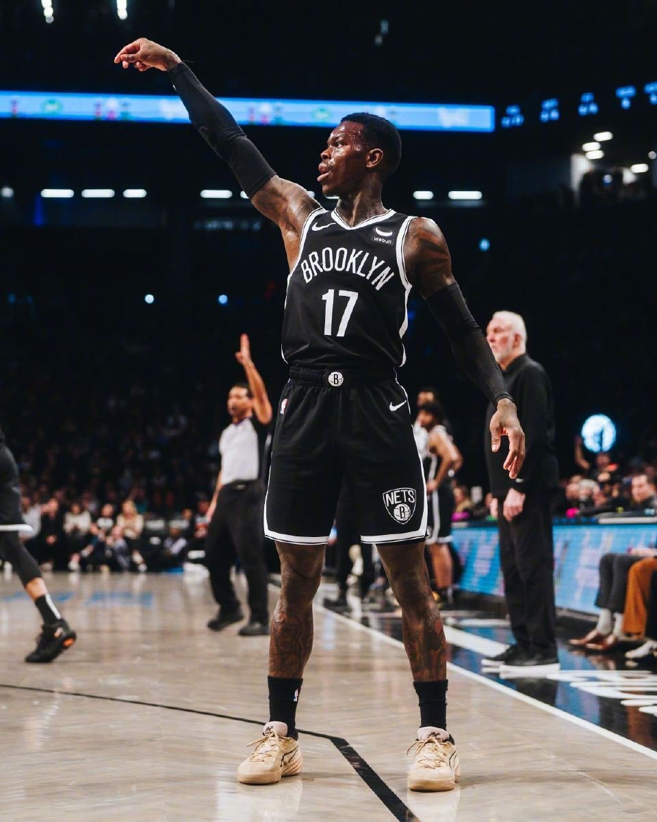 NBA常规赛，篮网93-121不敌猛龙。​此役，篮网后卫施罗德面对旧主表现堪称灾