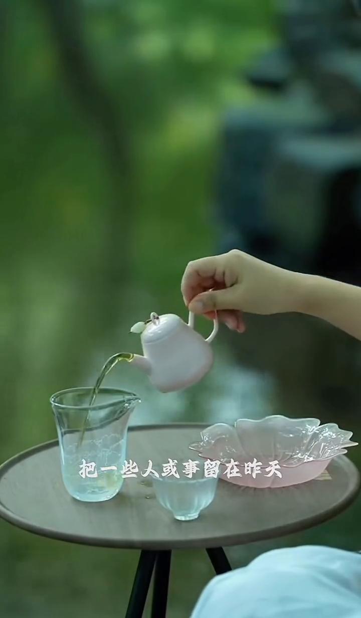 取舍。
能轻易失去的东西一般都不太值钱，也谈不上遗憾。人生何其短，我们要果断地把