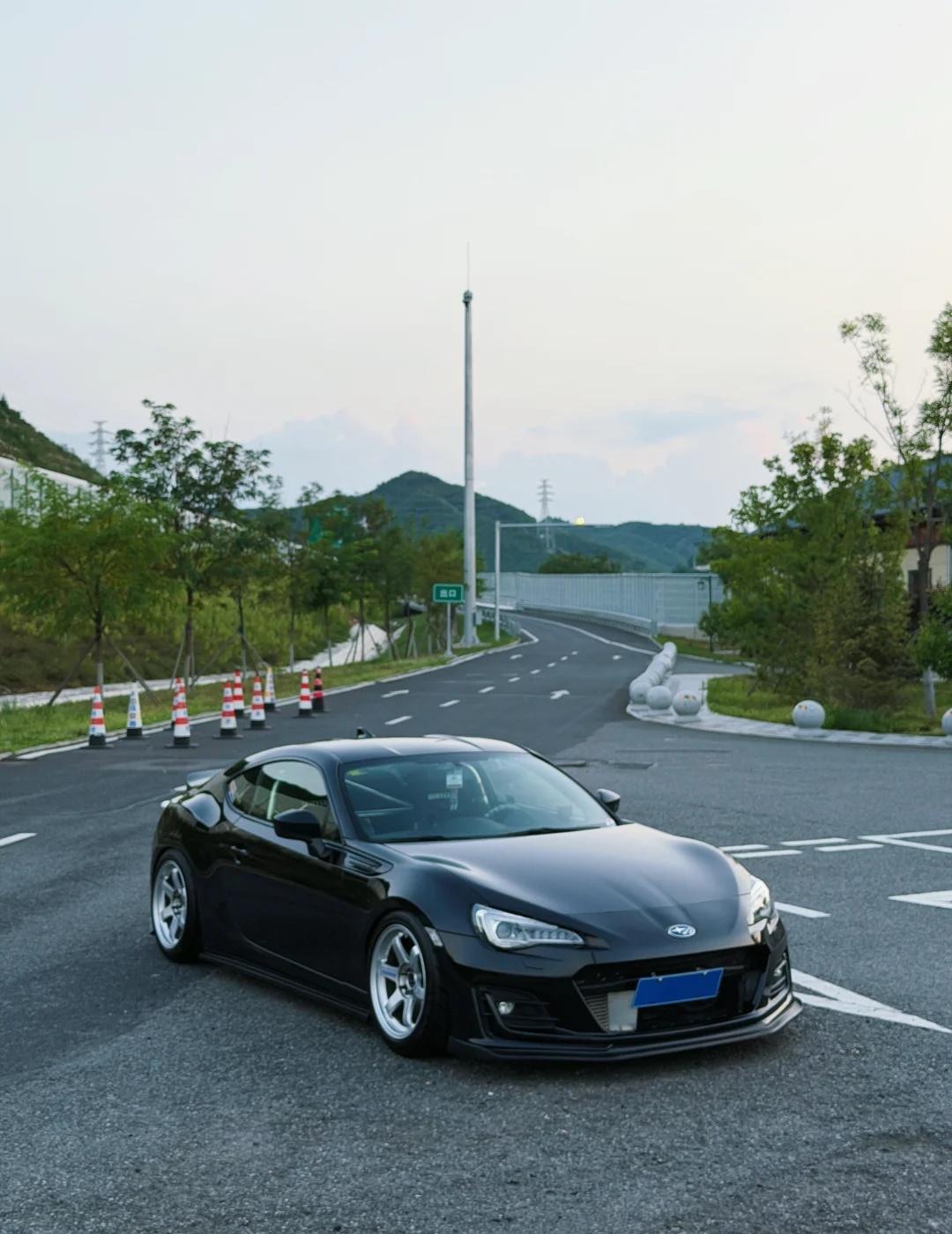 又是一年86DAY
重做了底盘数据 感觉离极限不远了
jdm 斯巴鲁brz 改装