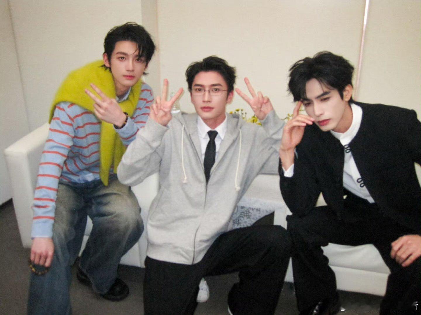 娱乐赖伟明没和赵今麦合照赖伟明骄阳似我plog赖伟明骄阳似我plog，舍不得舍不