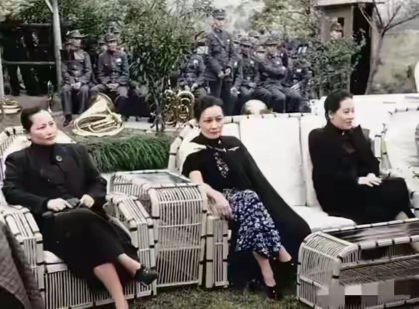 宋氏三姐妹
一百年前今
日拍摄[玫瑰]