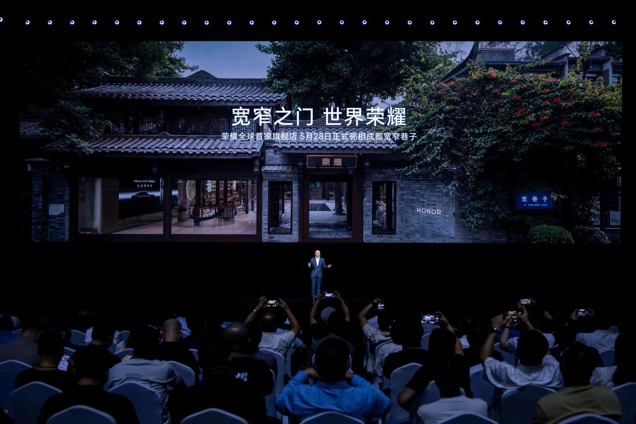 成都人民真的很幸福，无论是这里的地理环境，还是人文历史，都是阔以的。现在荣耀全球