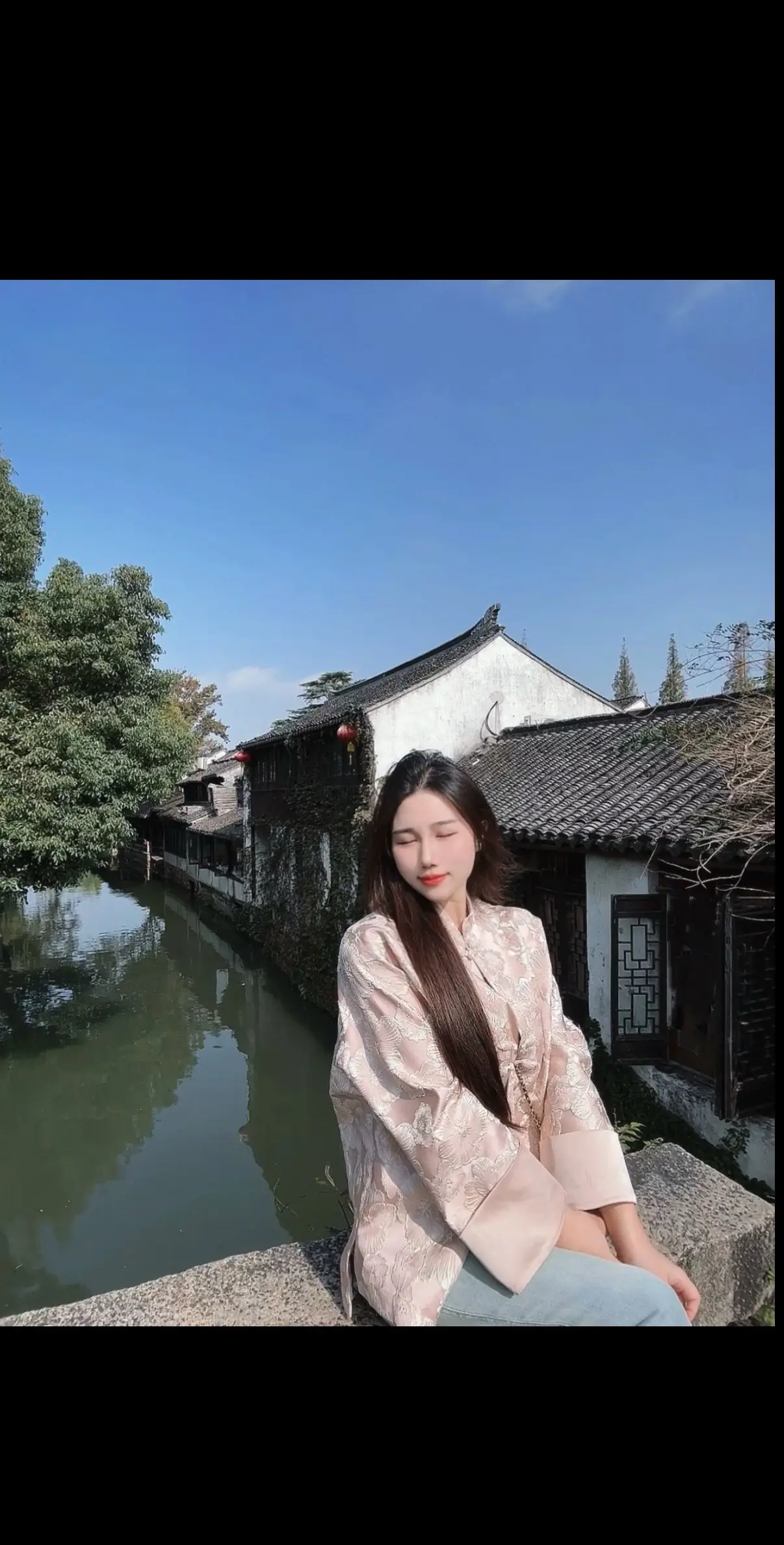 这经不起推敲的情意，而你依然要一醉再醉，天还是要一亮再亮