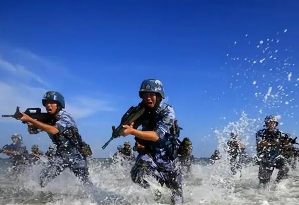 近期解放军高层指挥人员出现重大变故，对于这一事件，台岛专家邱毅教授表示，岛内正在