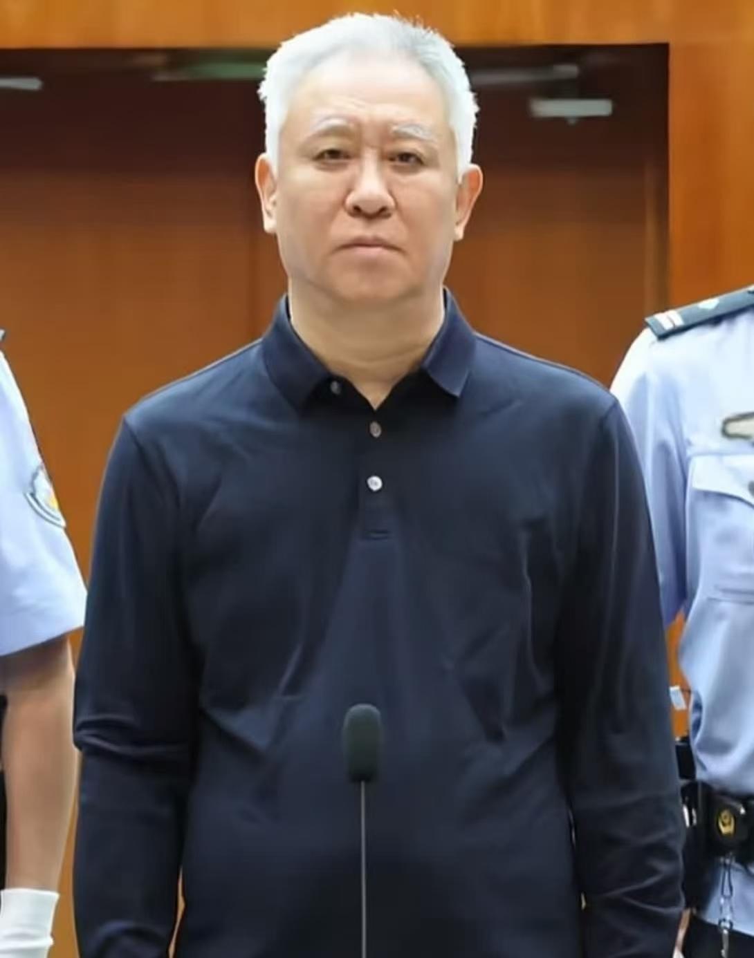 许家印错过了一次翻盘机会，就是恒大矿泉水，恒大冰泉本来能填房地产的窟窿，却输给了