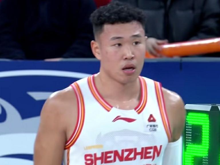 cba联赛本土球员最高分诞生了！

在深圳马可波罗客场挑战上海久事的比赛中发生极