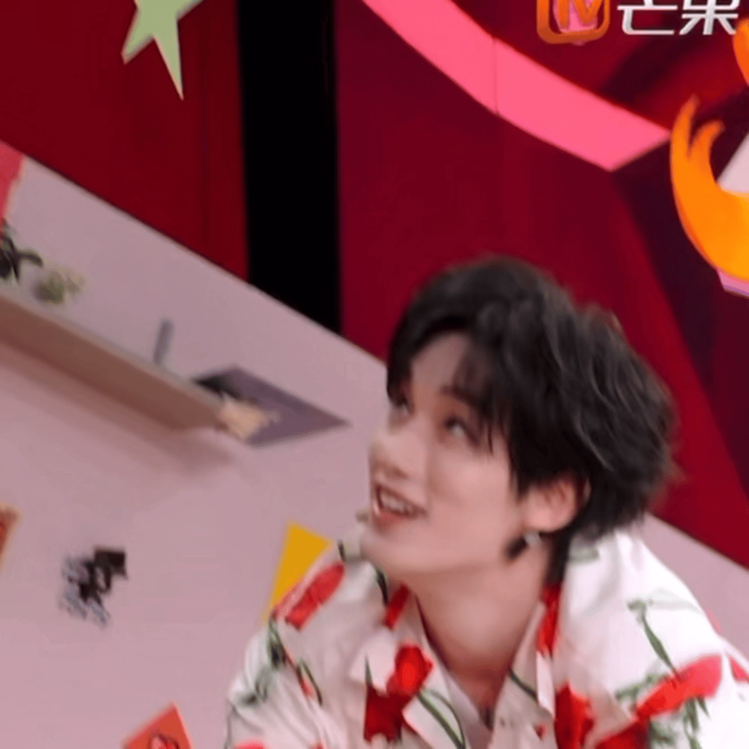 小狗狗看人视角丁程鑫你好星期六