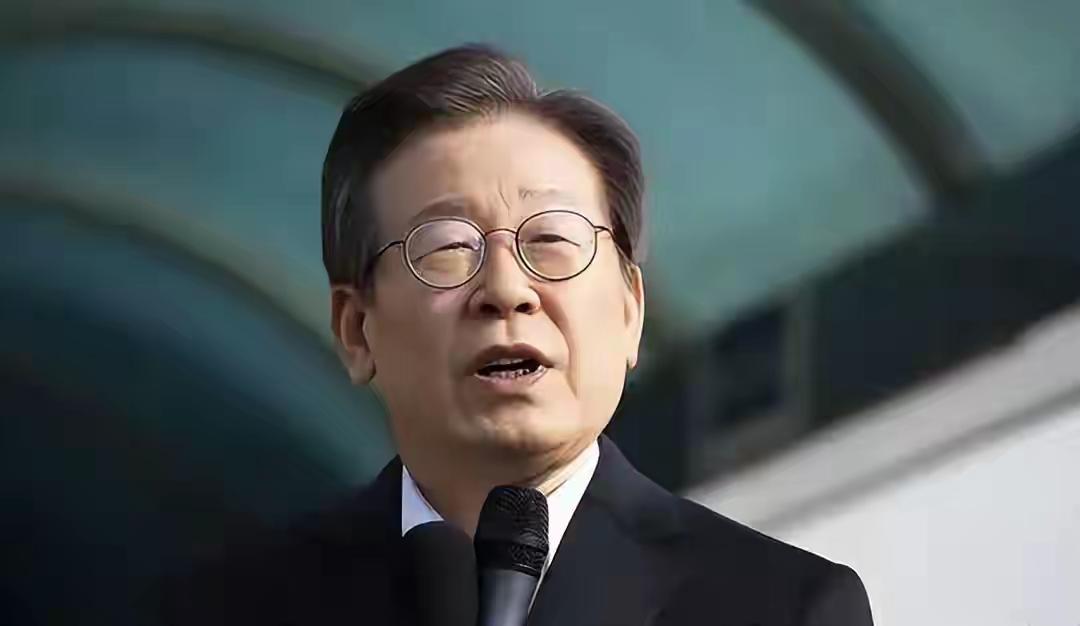 6月8日，韩国总统李在明在就任一周年记者会上，直面日韩军事合作相关提问，公开向日