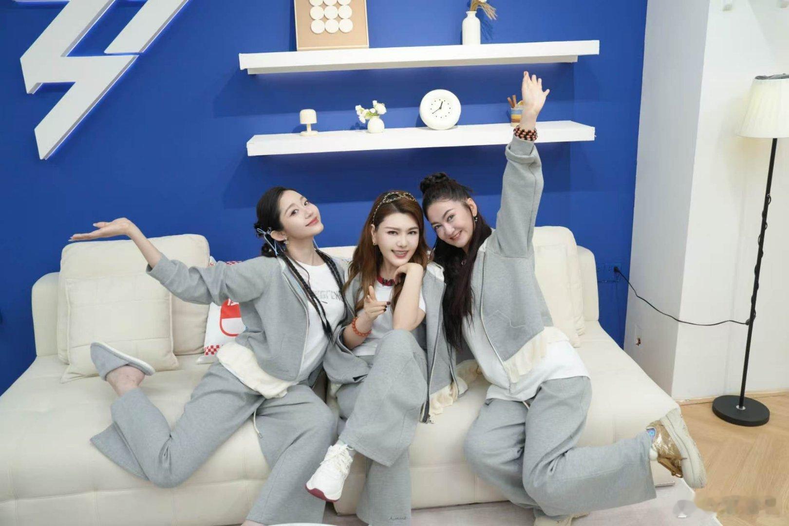 乌兰图雅炸裂乘风2026一公现场拿下一公全场最高分912，这含金量没得黑。在直播