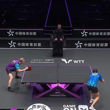 决胜局11平后连拿两分，小勒布伦逆转了雨果。这比赛看得人心脏都快跳出来了。
雨果