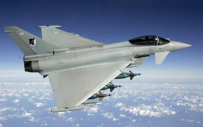 每天认识一件兵器 欧洲“台风”战斗机“台风”（Typhoon）战斗机是欧洲战机公