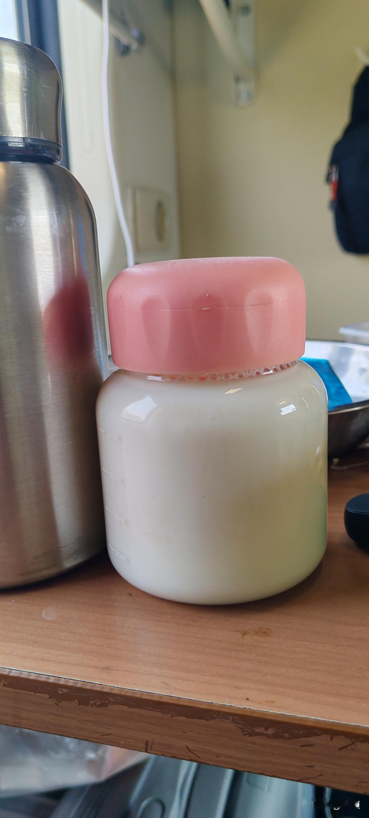 原来坐长途火车可以这么悠闲自在，不用想着几点上班，不用想着几点做饭，不用想着要做