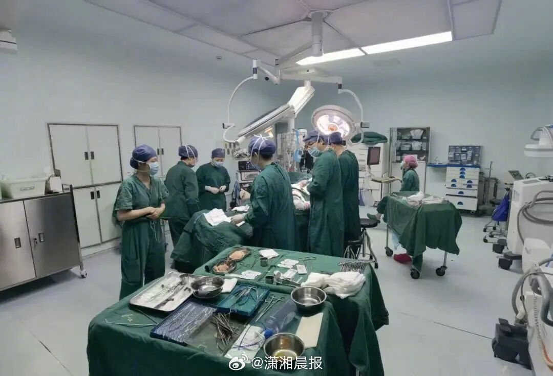 【#45岁女子乳腺癌从腹部借新乳房#，术后胸前重新拥有饱满的弧线，下腹部也变得更