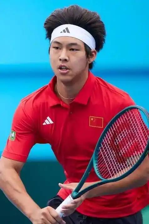 小将周意2026新赛季安排
周意开年将参加香港ATP250赛的资格赛，然后是泰国