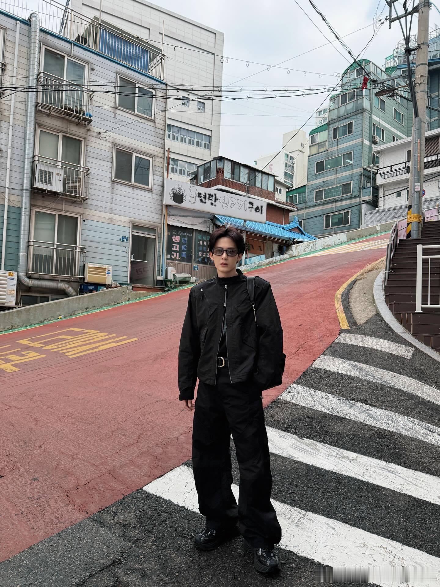 檀健次檀健次把proof风吹到湖南跨年已经开始期待跨年舞台了