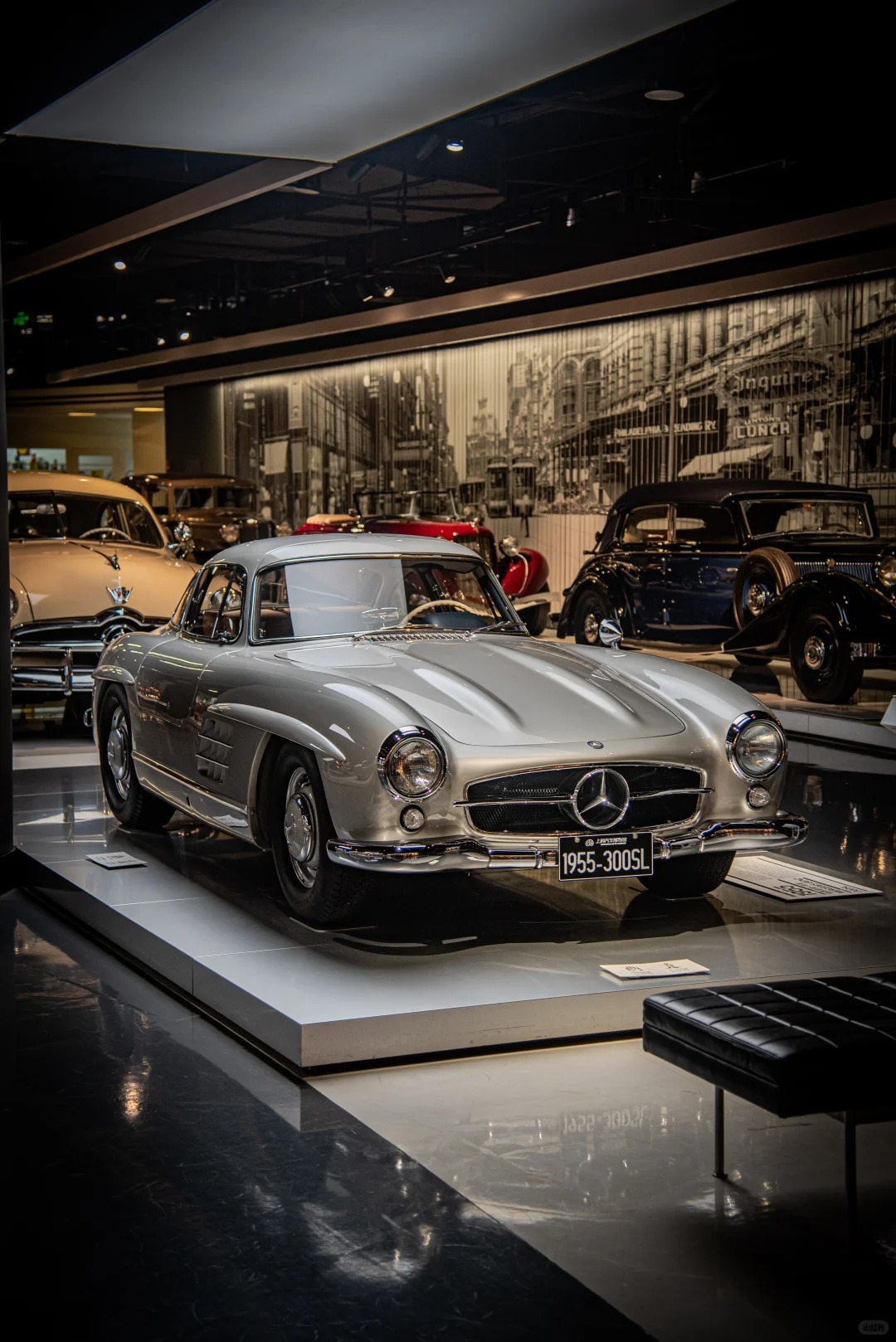 Mercedes-Benz 300SL，艺术品就该放在展柜里车东车西