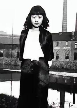1943年，德军要绞死抵抗青年罗格尔，国王求情都没用。

中国女子钱秀玲，靠堂兄
