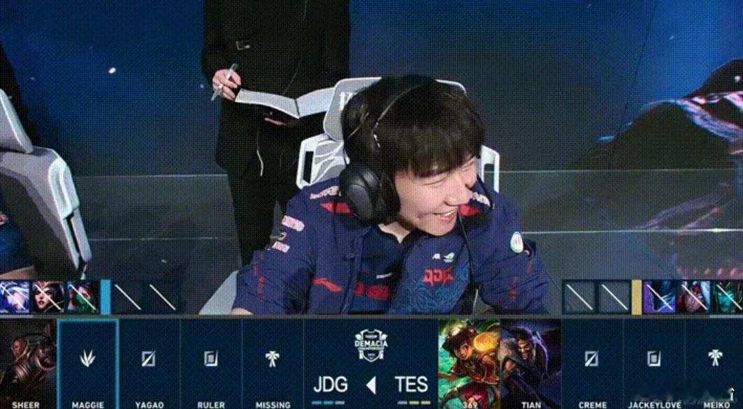 现在终于知道了missing为什么看到jkl选德莱文就笑了起来就是这场s12也是