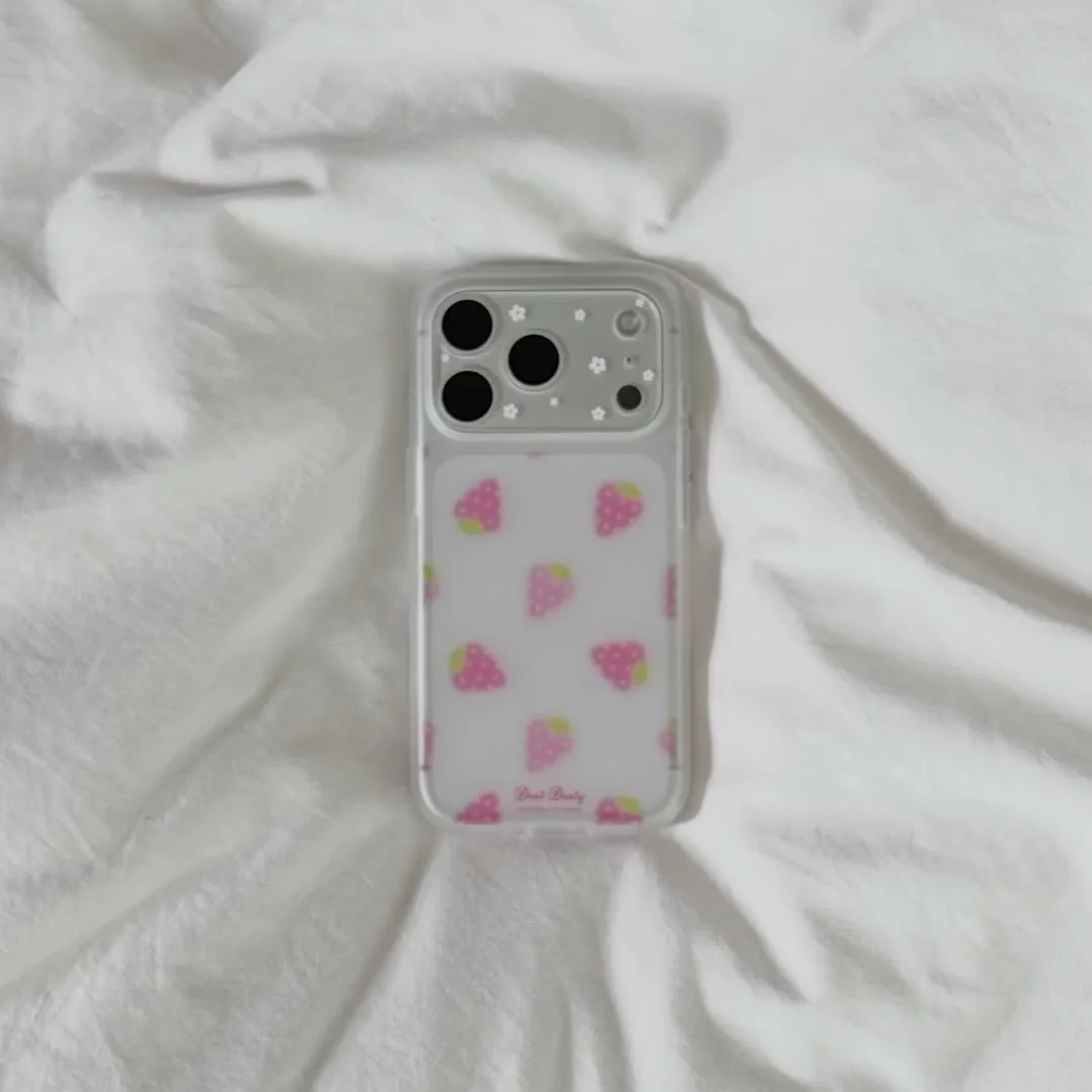Strawberry case🍓꒷꒦