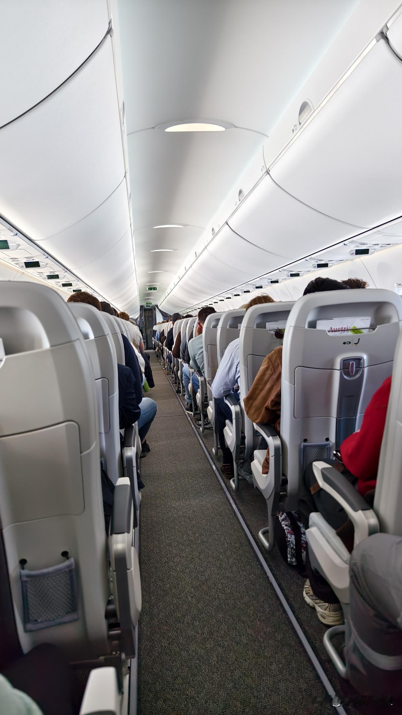 4月7日我开始了今年的欧洲之行。
这可是一次蓄谋已久的旅行，提前半年就报名了，临