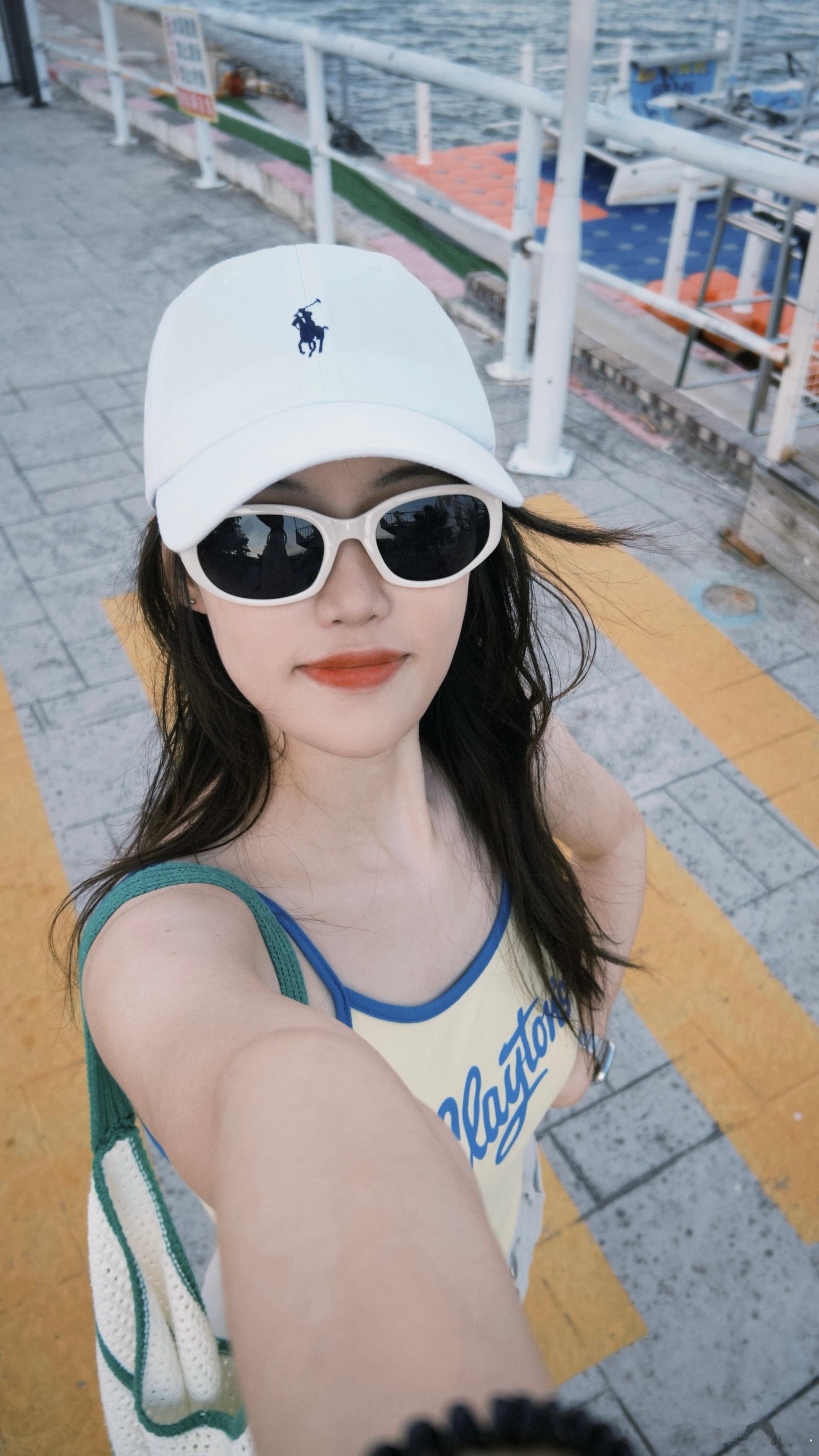 假装在海边🌊 ​​​