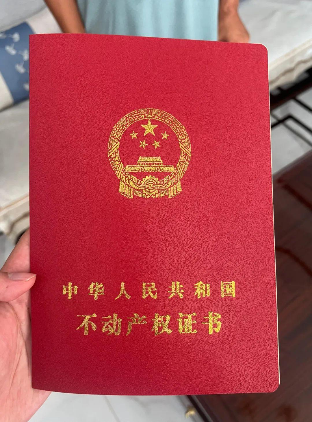 现实远比电视剧还要抓马，上海这起离婚官司，看完值得所有人警醒。
 
两个人坐顺风