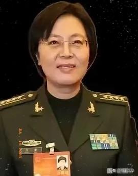 7月16日国务院的一纸任免，让不少人悬着的心彻底踏实了。
58岁的陈薇，正式出任