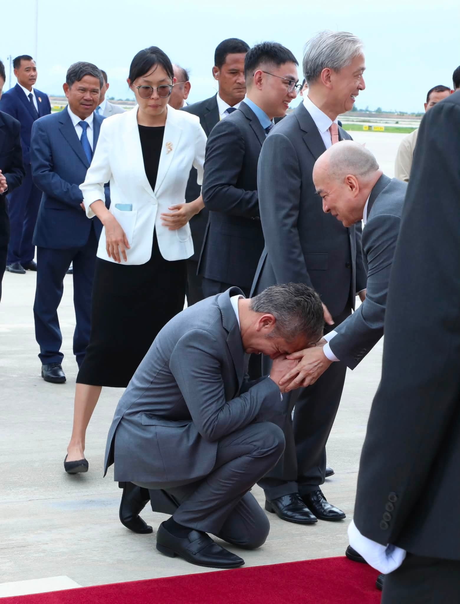 帅哥同框 