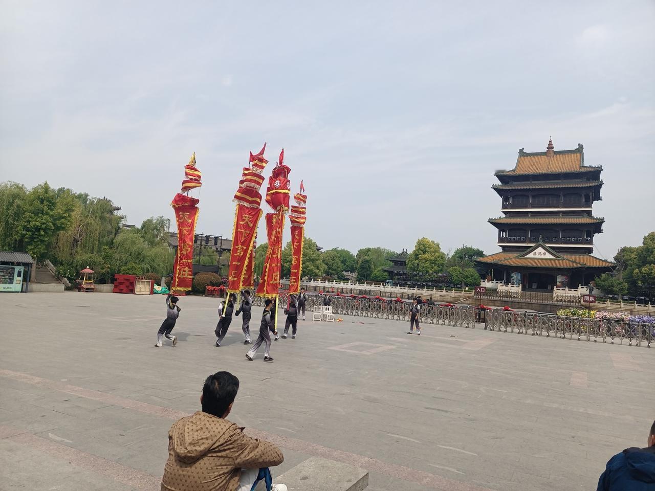 5A台儿庄古城阳光下的古城风景。（图片之二来源：老山兰五.一前夕东门一—西门随手
