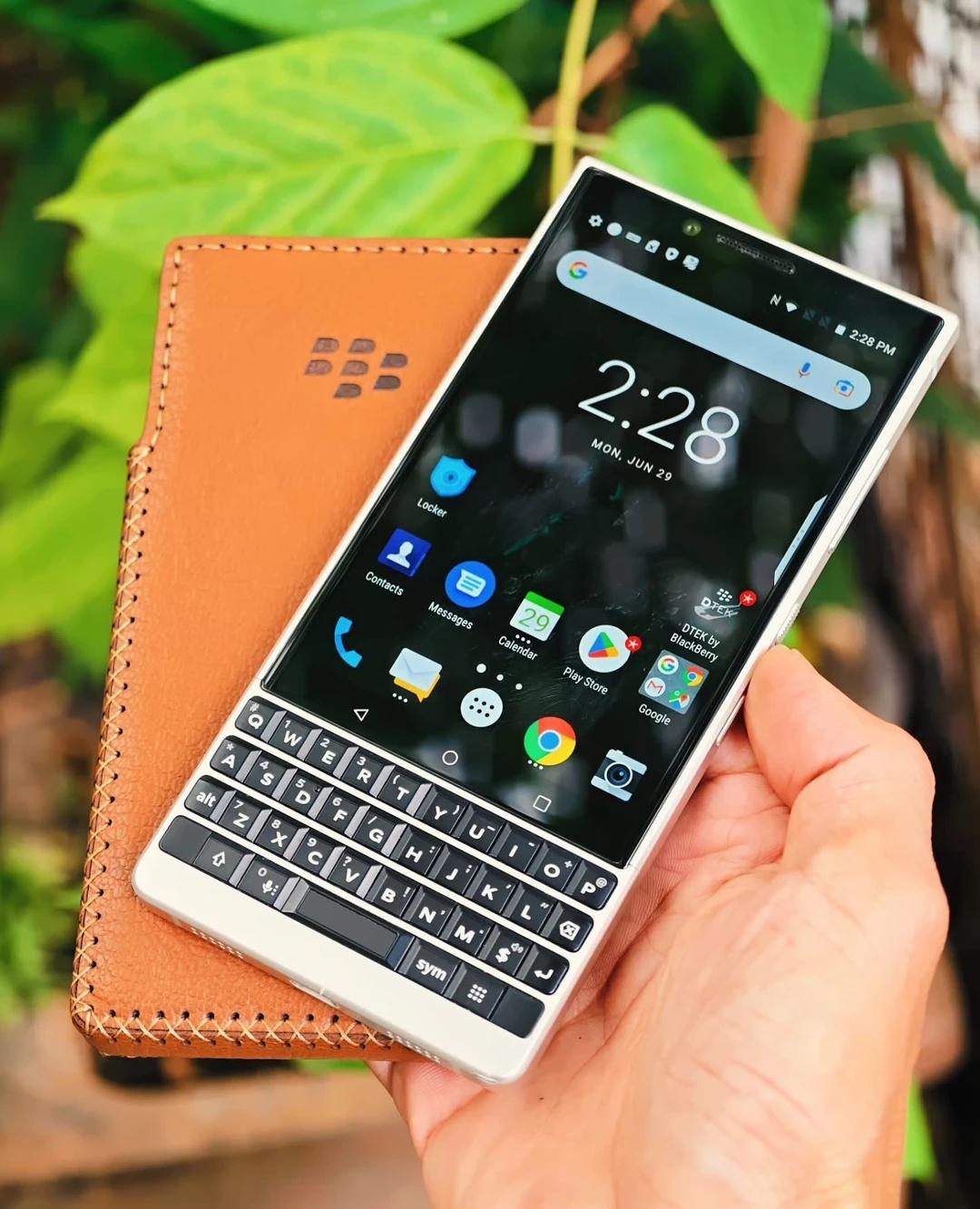 BlackBerry，那个曾经代表商务精英的时代
看到一台 BlackBerry