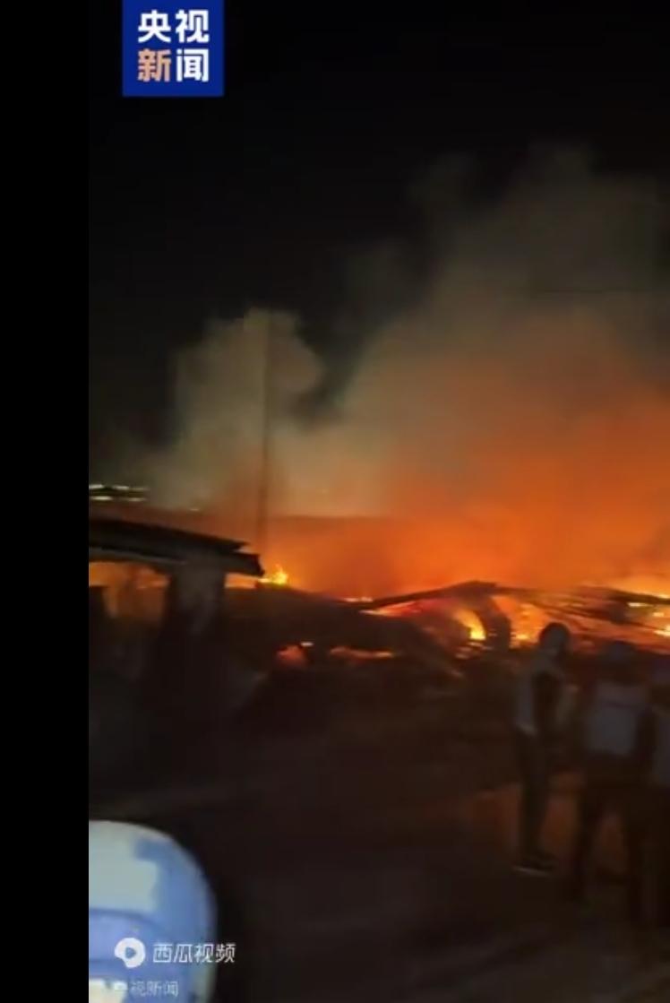 伊朗甩出新武器，美军三大基地全面开花，川普头大了！
        一觉睡醒，美