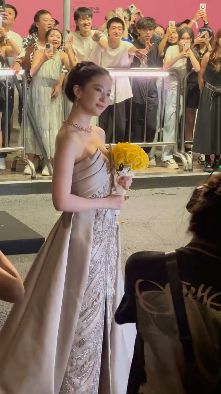刘亦菲 这个live好美😻 ​​​