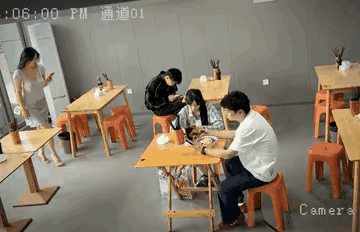 监控下真实美女大长腿美女 女生遭偷拍 ‬美女 女生遭偷拍 ‬美女 女生课堂遭偷拍