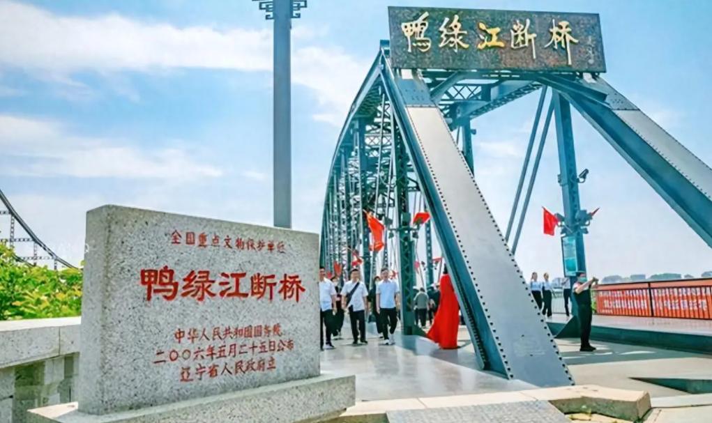 2014年中国投资22亿建成的丹东鸭绿江大桥，到现在还没有通车，据说朝鲜那面根本