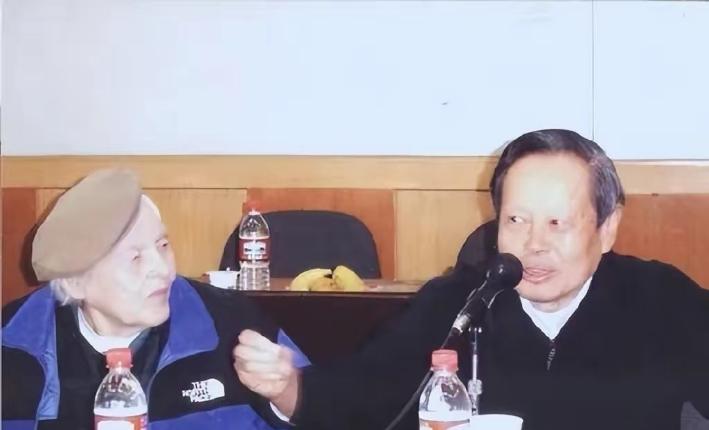 “寒春却是没有参与我国任何有关制造核武器的事。”1971年，邓稼先在给杨振宁的信