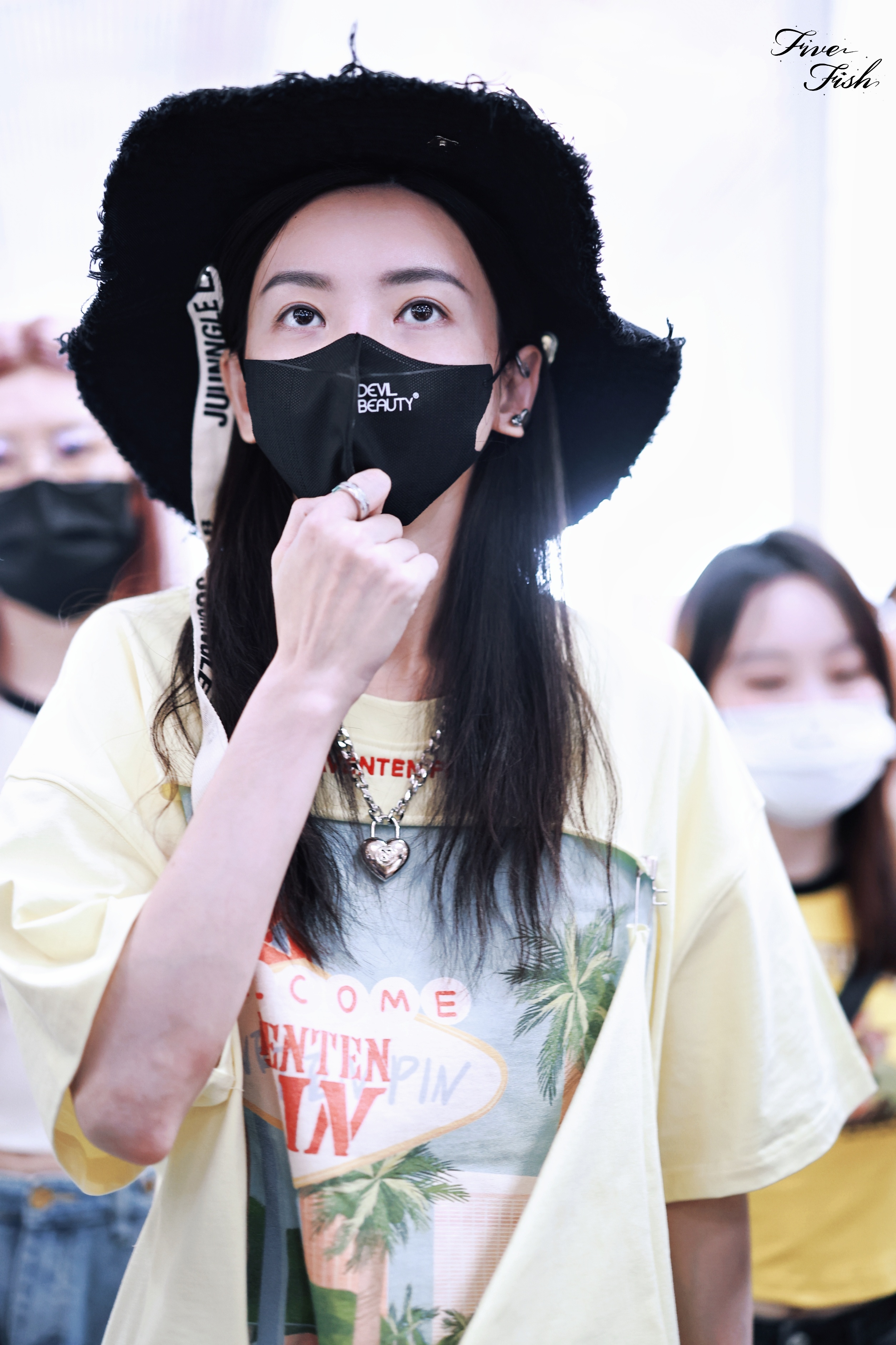   ｜  “我穿过四月的风，跑赢了五月的雨，只是为了遇见六月的你” ​​​