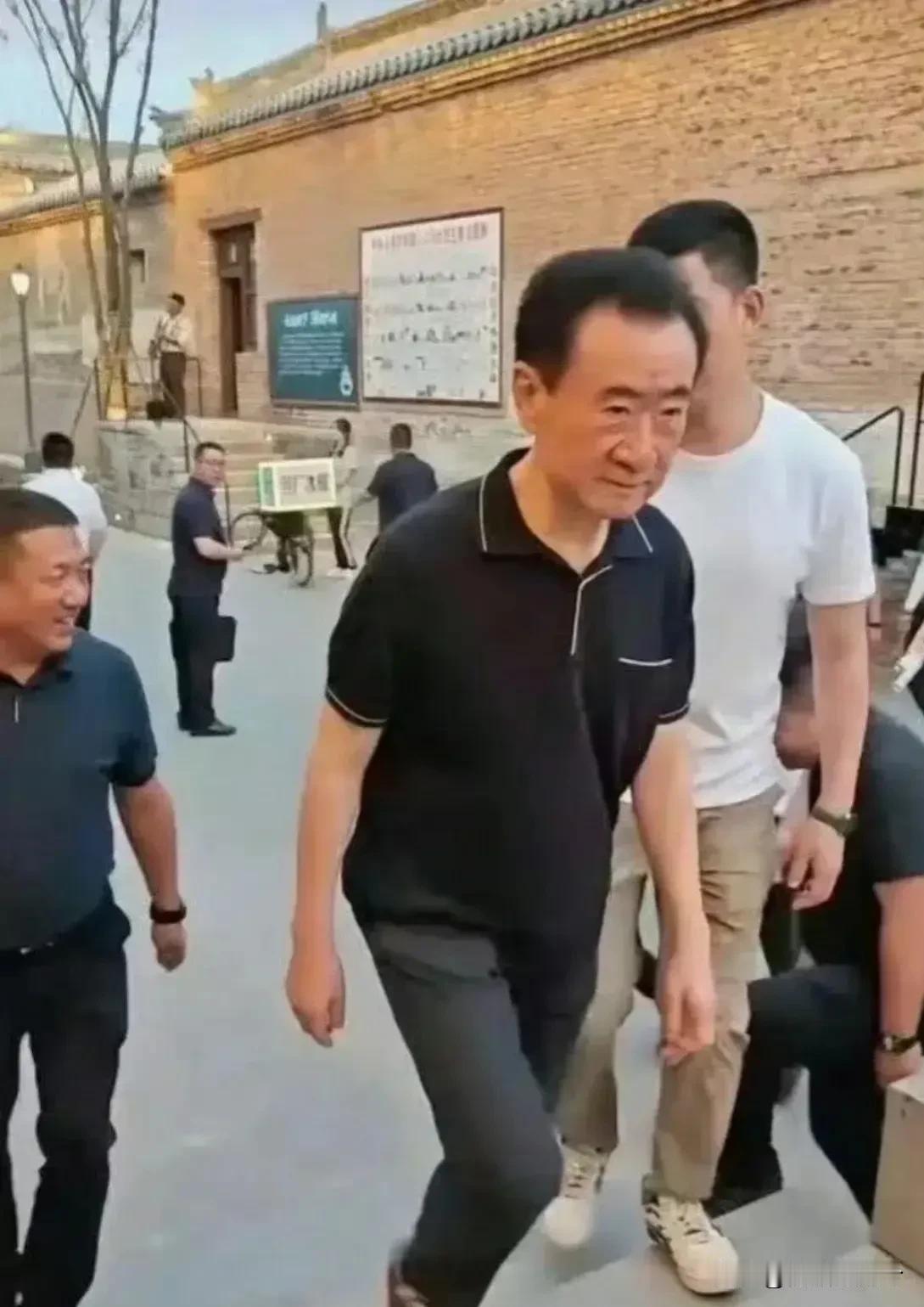 碧桂园终于发了2023年业绩，净亏损1784亿元，一点脸都不要了！这么想来王健林