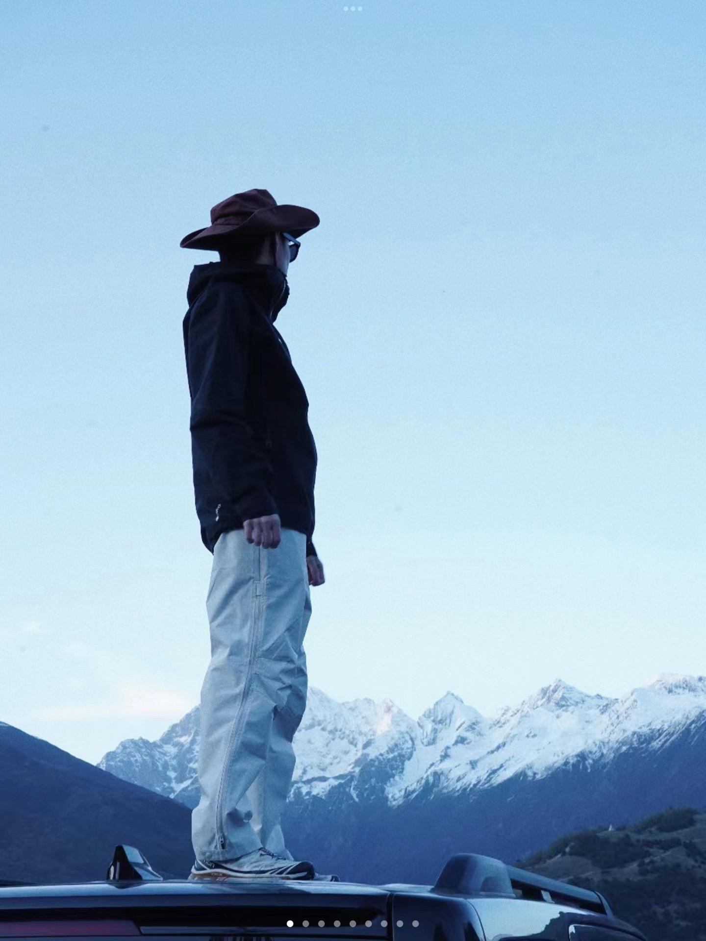 天地山川；无尽藏也。世之奇异风景常在险远。