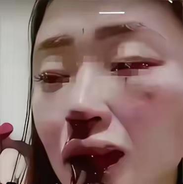 本该活成人生赢家的名校才女，却被一场虚假的爱情拖入深渊，实在让人扼腕叹息。出身优