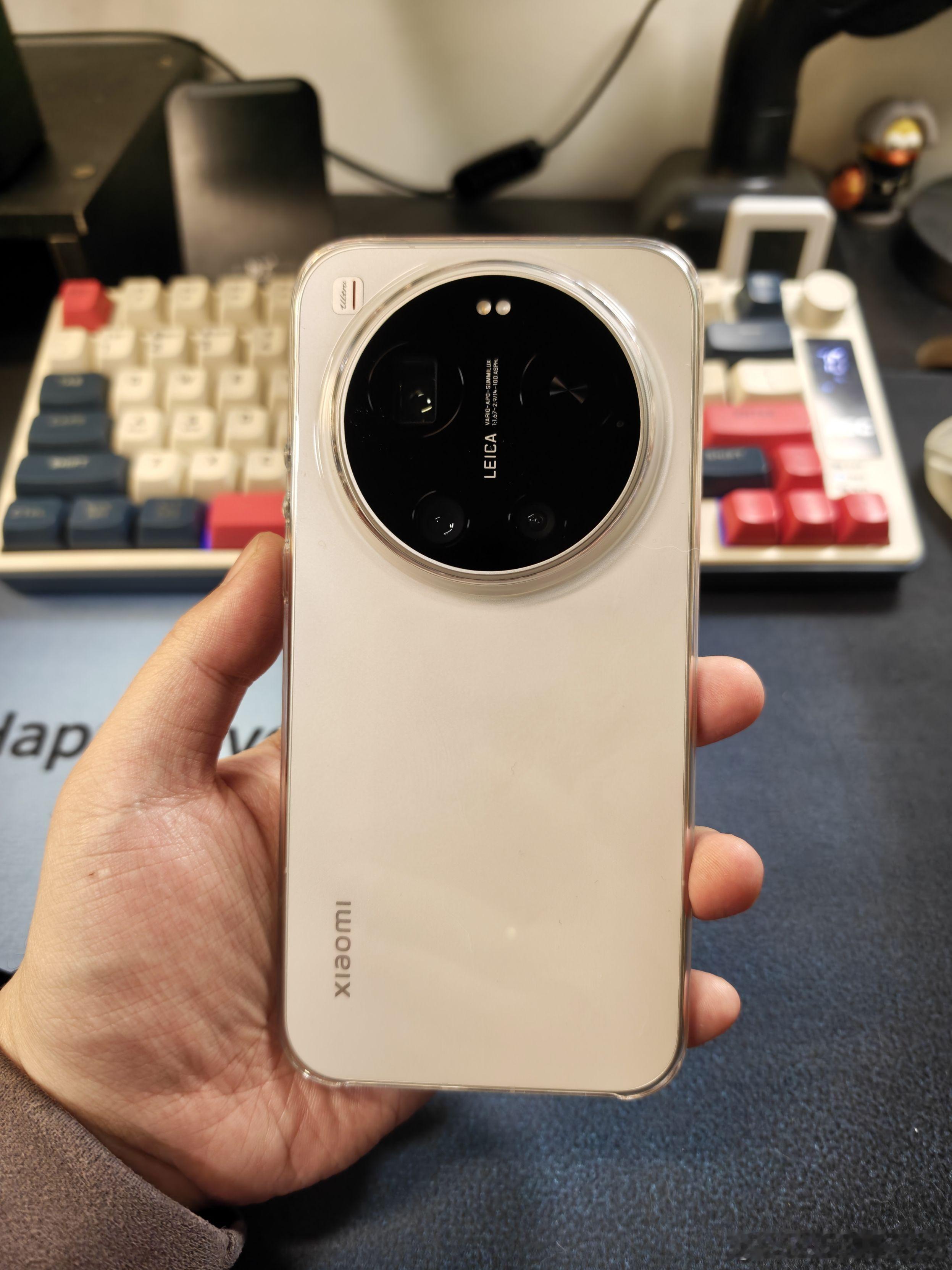 大家觉得这次小米17Ultra的颜值能在安卓里排第几？ 