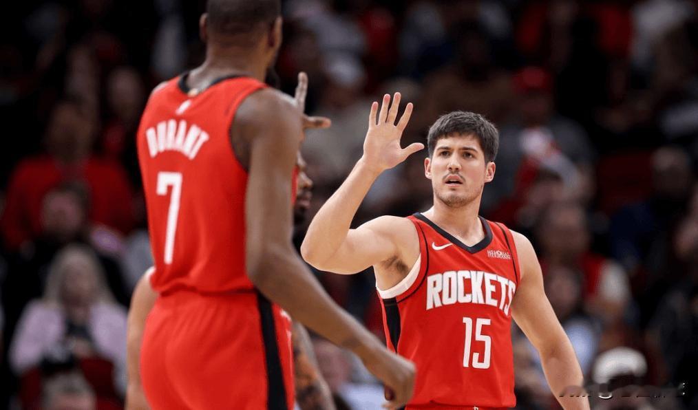 火箭开始轮休，杜兰特继续打，谢泼德首发出战



火箭迎来苦主国王，本赛季两次都