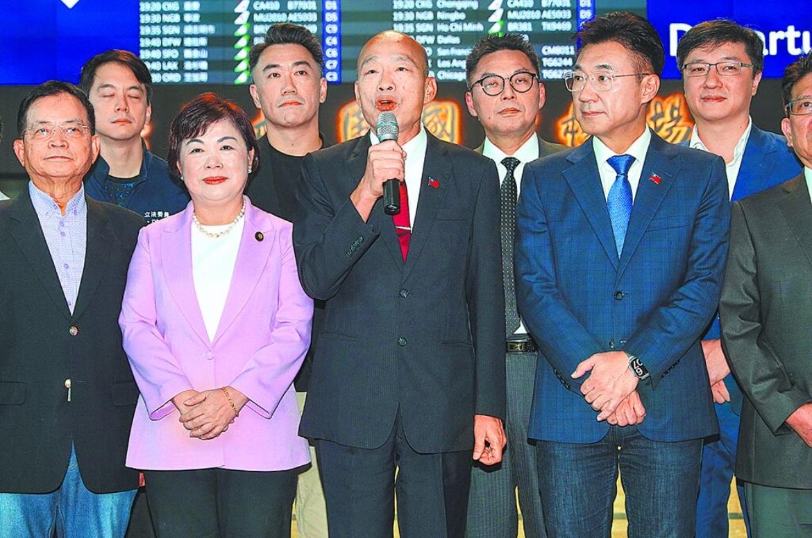 太尴尬了，韩国瑜窜美，美不接机、不吱声、不接待，为了“走个面”，他不惜出卖台积电