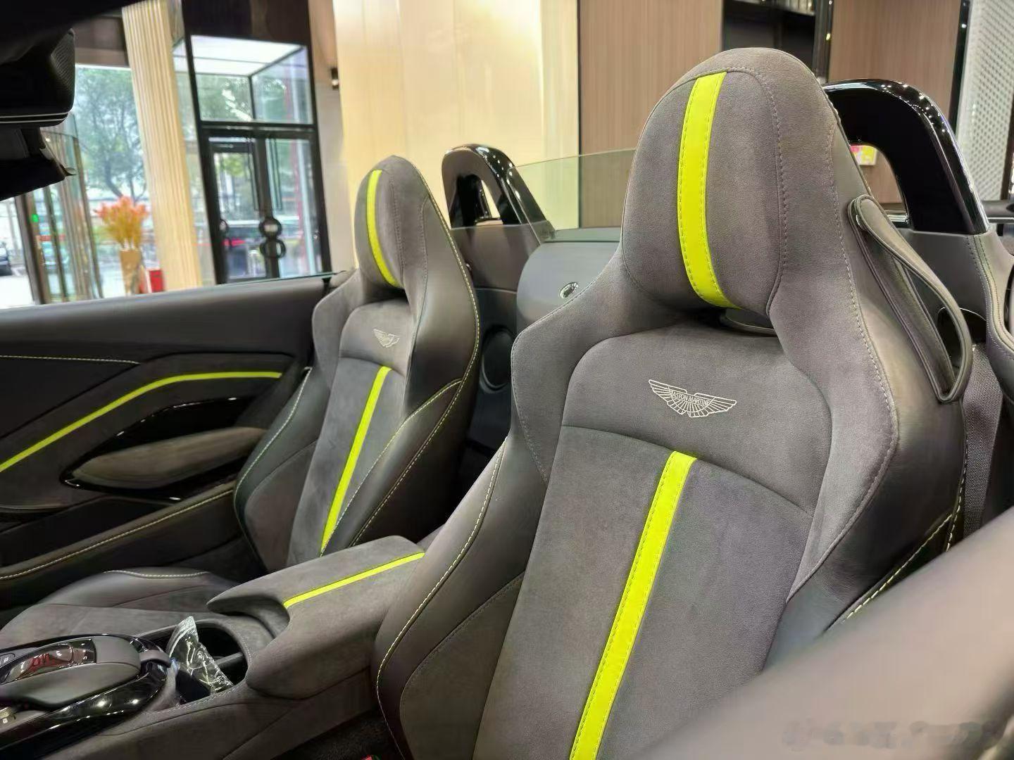 阿斯顿马丁F1 Vantage Edition Roadster，极具收藏价值，