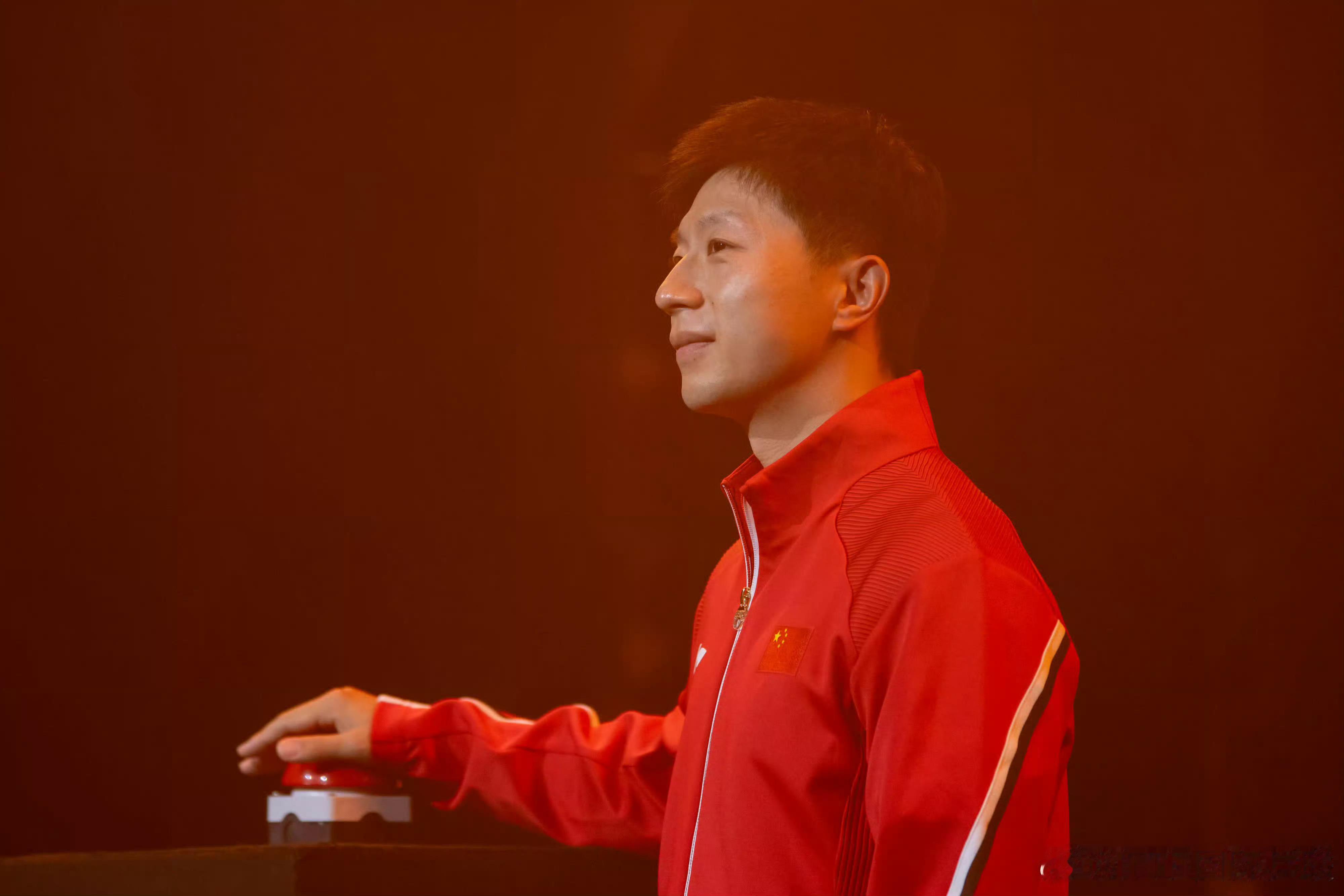 下周头像和版头为 