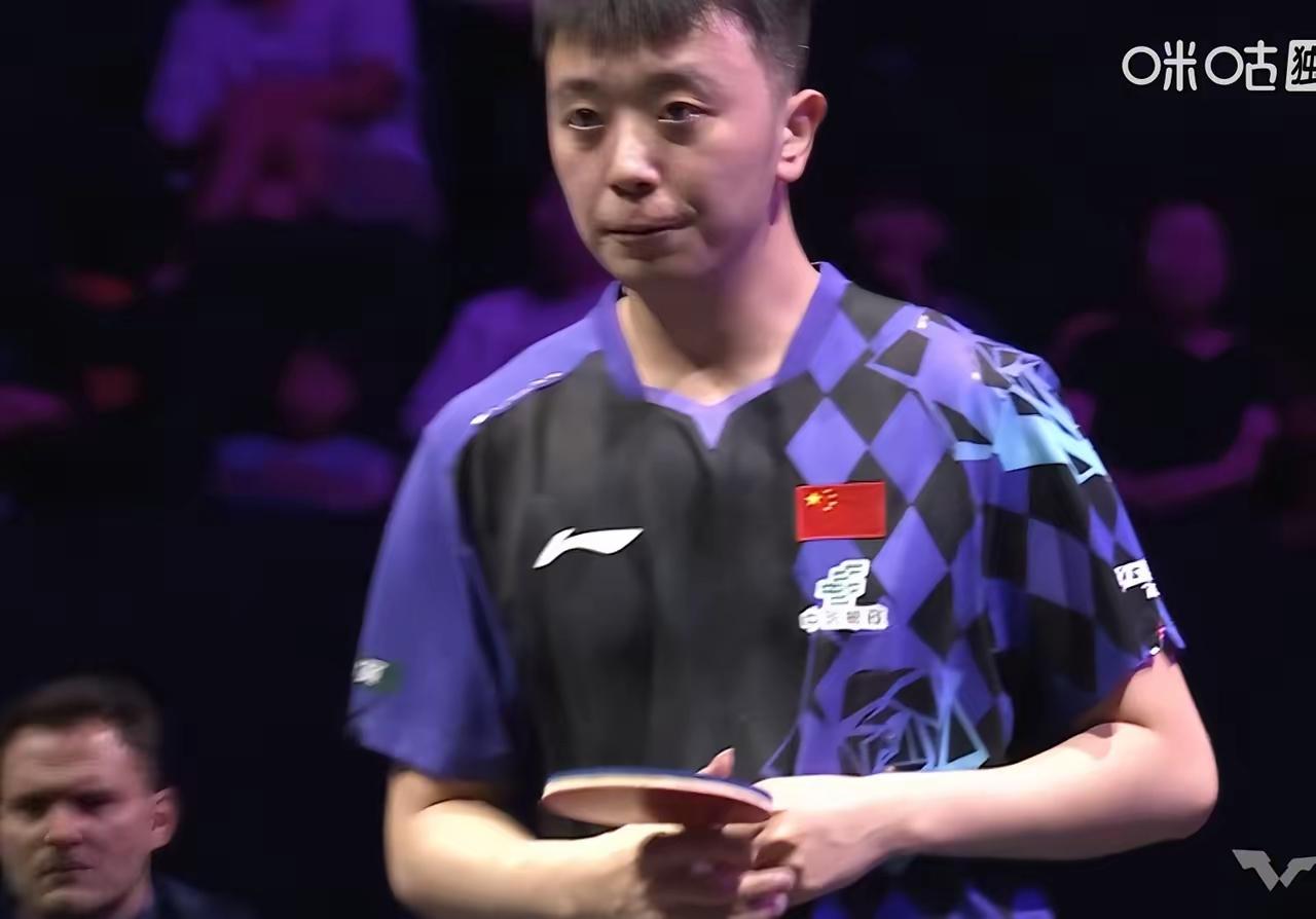 陈垣宇：张三疯那是真疯啊，我0 - 3就被他给打败了，哥，你咋样？
向鹏：别提了