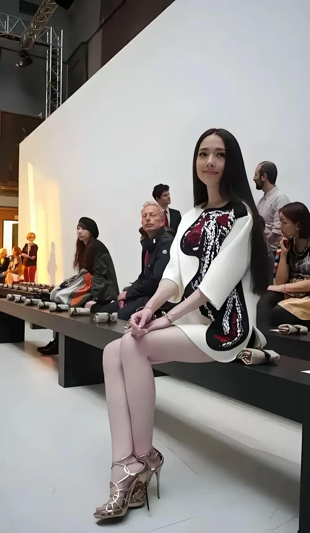 “郭碧婷嫁给向佐，真的是下嫁了！”这句话一出口，可能很多人都会心生疑惑，为什么会
