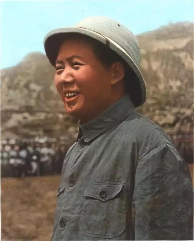 红军长征结束之后，就进驻延安，抗战时期，延安就成了革命圣地。
图1是1945年，