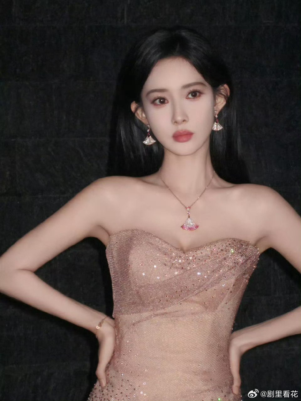 孟子义包场月鳞绮纪 追剧氛围感直接拉满，感谢孟子义暖心包场助力《月鳞绮纪》热播，