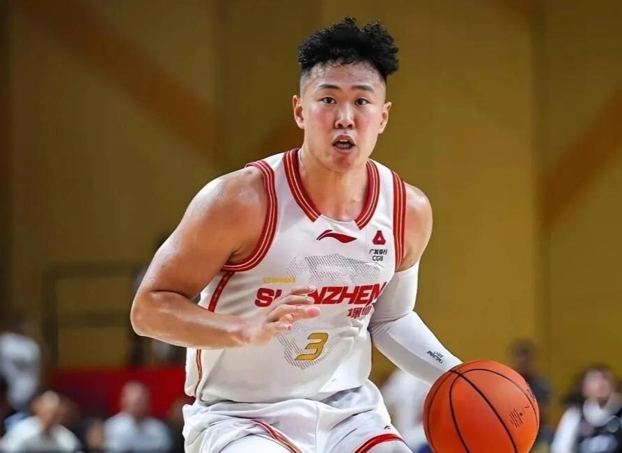 CBA赛场锋芒难平移，贺希宁的国际赛场难题
 
作为2025‑26赛季CBA常规