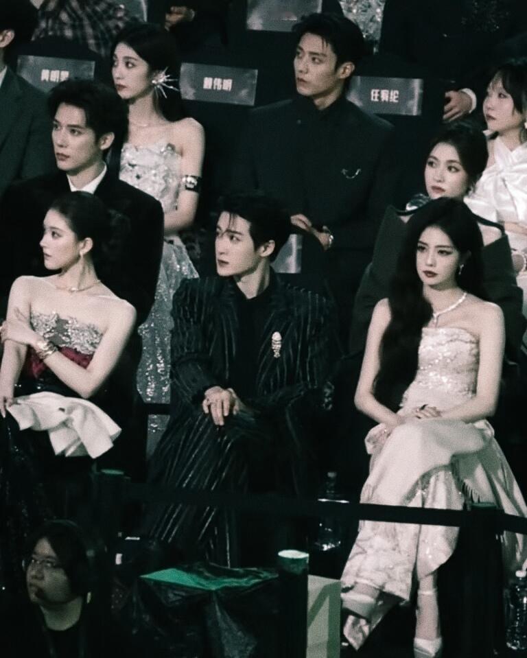 星光大赏神图一览｜内娱好喜欢看娱乐场上光鲜亮丽聚在一起的明星群像 